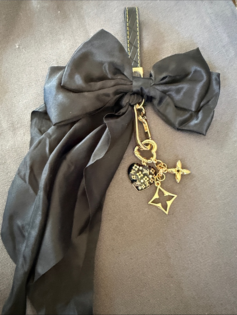 Black Bow Keychain Charm with Gold Accents - Picture 5 of 8